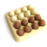 Poppenhuis mini ei doos met 16 eieren model speelgoed