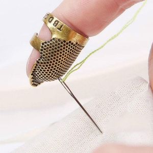 Huishoudelijke verstelbare metalen naaien vingerhoed Finger Protectors naaien tools accessoires (M)