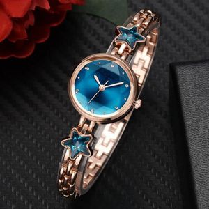 LVPAI P866 Diamond Five-Punse Star Armband Horloge Dames Alloy Quartz Horloges (Rose Gold Blue)