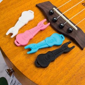 50 PCS akoestische gitaar string starter pull Solid string Cone gitaar verandering tool (roze)