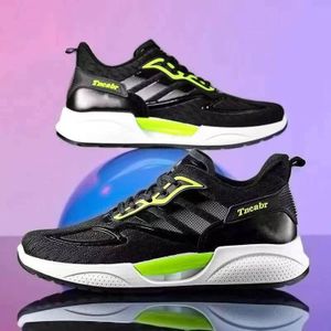 Tncabr Heren Loopschoenen Lichtgewicht Schokabsorptie Ademende Sport Casual Schoenen  Maat: 40 (Zwart Groen)