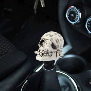 Pirate Skull vormige Universeel voertuig auto Shifter Cover automatische handgeschakeld Shift knop (wit)