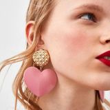 Perzik hart oorbellen Retro serie acryl Stud Earrings voor vrouwen (rood roze)