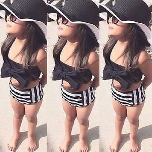 Schattige Baby Girl Bikini gestreept driehoek Bow badpak trotse prinses Beachwear  Size:110(Black)