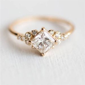 Geometrische vierkante ringen voor vrouwen bruiloft Strass vinger ringen charme sieraden  ring maat: 8