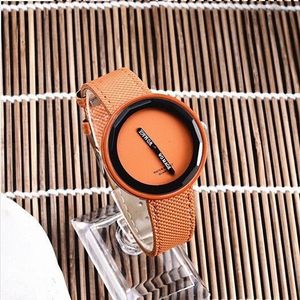 Eenvoudige stijl ronde Dial matte lederen band quartz horloge voor mannen/vrouwen (oranje)