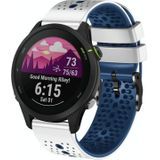Voor Garmin Forerunner255 22 mm geperforeerde tweekleurige siliconen horlogeband (wit + blauw)