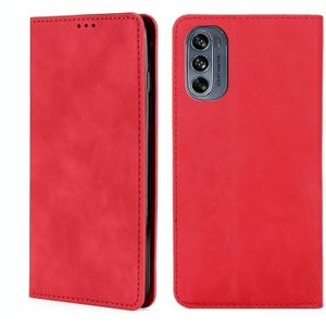 For Motorola Moto G62 5G Skin Feel Magnetic Horizontal Flip Leather Phone Case(Red)