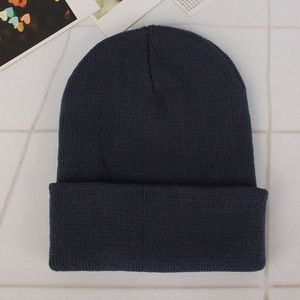 Eenvoudige effen kleur warme Pullover gebreide Cap voor mannen/vrouwen (donkergrijs)