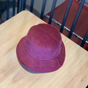Leisure Corduroy Fisherman Hat Fall en Winter Foldable Art Sunhat  Maat: M (56-58cm)(Rode wijn)