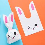 1 zak Cartoon Konijnenoren Geschenkverpakking Zakken Snoep Bakken Sneeuwvlok Koekjes Zakken  Maat: 10x17cm (Squinting Rabbit)