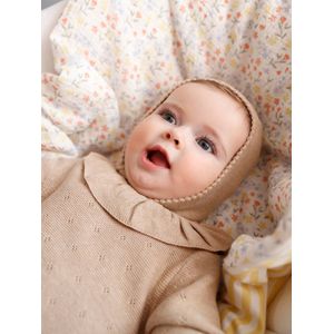 Gebreid kruippakje voor baby's met lange mouwen en kapje gem�leerd beige