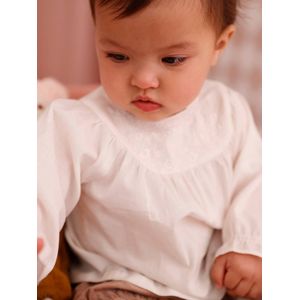 Geborduurde babyblouse ecru