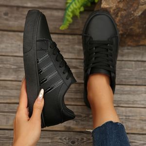 TEMU Elegante Damen-Sneaker in Übergröße - Leicht, Schnürung, Low-Top Freizeitschuhe in Schwarz und Weiß, Kunstleder mit Gummisohle, Handwaschbar