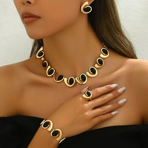TEMU 4er-Set Damenmode Einfaches Halskette Ohrringe Armband Ring Set Geometrisches Oval Schwarz Acryl Inlay Spiral Splicing Perlen Anhänger Halskette Armband Ohrstecker Ring Bohemian Stil Schmuckset