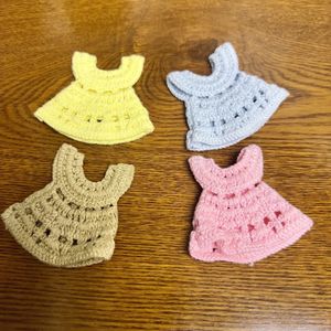 TEMU 4er-Set Niedliche Häkel-Pullover-Kleider für Kleintiere - Gemütliche Polyester-Outfits für Hamster & Mäuse in Gelb, Blau, , Pink mit Sternenmustern, für die Heimdekoration