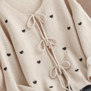 TEMU Damens Eleganter Strickpullover mit Herzverzierung und Schleifendetail ? Weicher Rundhals-Pullover für Frühling/Herbst, Stilvolles Layering-Stück für Casual- oder Anzug-Outfits