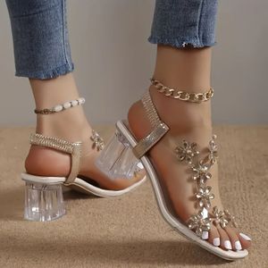 TEMU Damen Sandalen mit Blumenstickerei und hohem Absatz - Offene Zehen, Blockabsatz, Sommerstil, Slip-On mit dekorativen Blumen und Perlen, Lässige Schuhe | Blumenstickerei | Künstliche Materialien