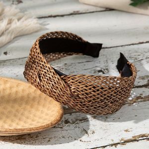 TEMU . Breites Geflochtenes Stirnband im Bohème-Stil für Frauen - Atmungsaktiv, Kreuzknopf-Design mit Schwarzem Band, für Strandurlaub und Lässige Outfits