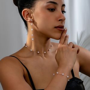 TEMU Elegantes 4-teiliges Schmuckset mit Kunstperlen & Strassakzenten - Inklusive Halskette, Armband und Ohrringen für Frauen - Perfekt für Freizeitkleidung oder Urlaub