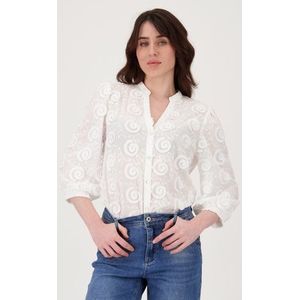 Witte blouse met sierlijk geborduurd motief