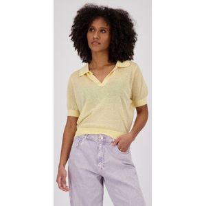 Fijngebreide botergele trui met korte mouwen