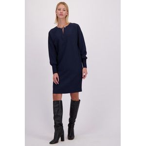 Donkerblauw kleedje met gouden knopen