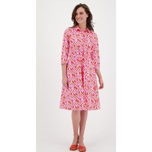 Halflang kleedje met rood-roze patroon