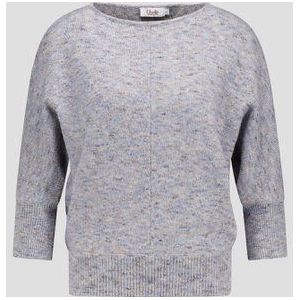 Lichtgrijze trui met vleermuismouwen