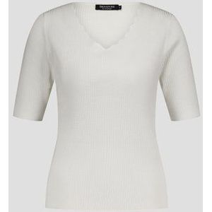 Wit ribgebreid truitje