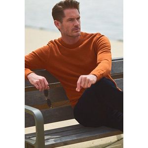 Roestbruine katoenen trui met ronde hals