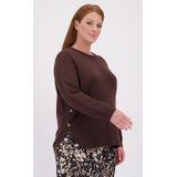 Bruine trui met knopen