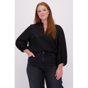 Zwarte blouse met geborduurde bloemen
