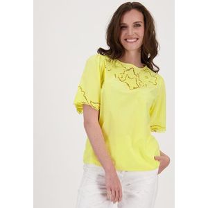 Gele blouse met ajour details