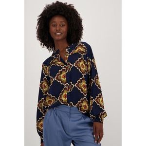 Navy blouse met mandalaprint