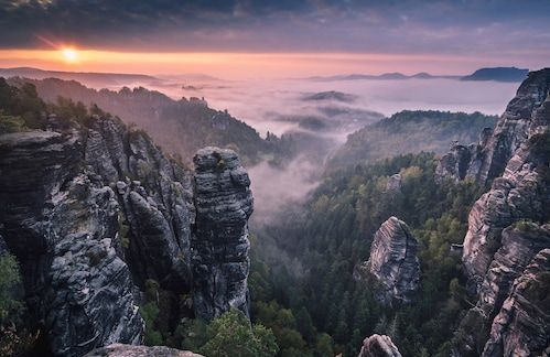 Papermoon Fototapete »Photo-Art ANDREAS WONISCH, SONNENAUFGANG AUF DEN FELSEN«