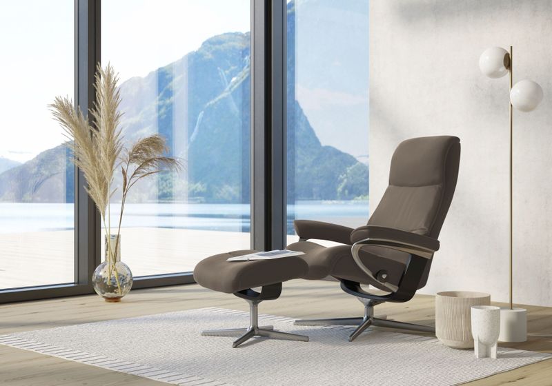 Stressless® Relaxsessel »View«, (Set, Relaxsessel mit Hocker), mit Hocker, mit Cross Base, Größe S, M & L, Holzakzent Schwarz