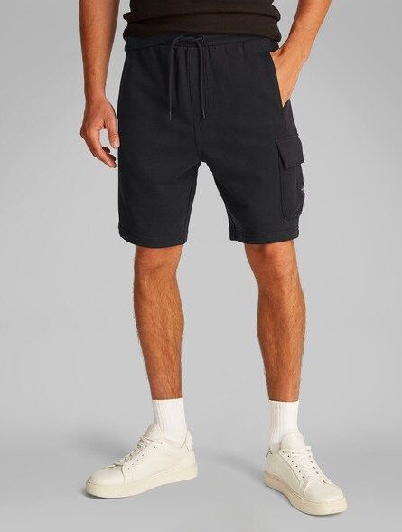 Calvin Klein Jeans Shorts »WOVEN LABEL SHORT«, mit Cargotasche