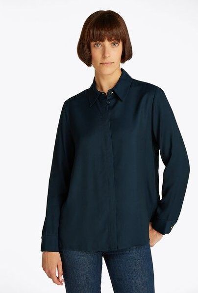 Tommy Hilfiger Hemdbluse »SOFT VISCOSE REGULAR LS SHIRT«, in Unifarbe, mit Metalllabel