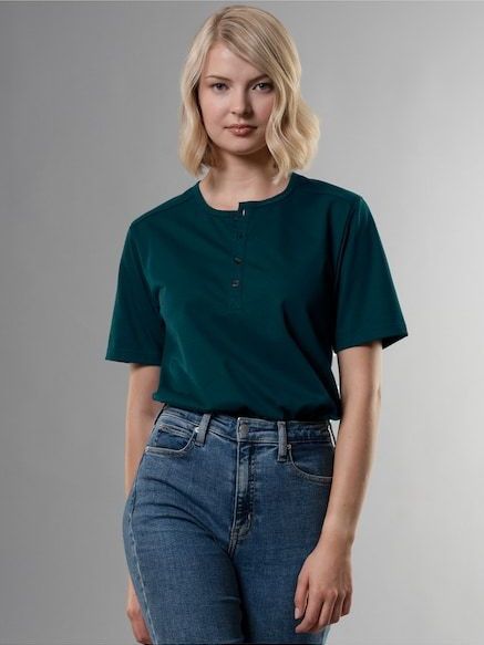 Trigema T-Shirt »TRIGEMA T-Shirt mit Knopfleiste DELUXE Baumwolle«, (1 tlg.)