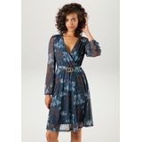 Aniston CASUAL Blusenkleid, mit dekorativer Brosche am fixiertem Bindegürtel