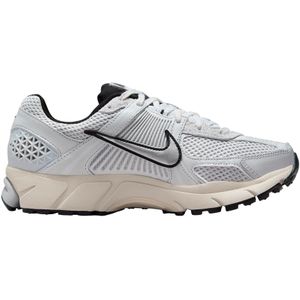 Schoenen Nike W ZOOM VOMERO 5 fn6742-002 41 EU