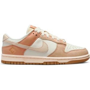 Nike Dunk Low SE Australia (Women's)