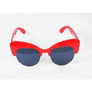 Sexy rode Cat Eye zonnebril met rood frame