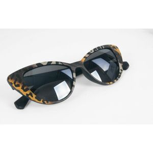 Cat Eye zonnebril met bruine luipaard frame