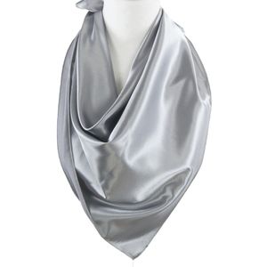 Vierkante satijnen sjaal in grijs