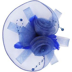 Kobaltblauwe fascinator met bloem