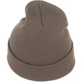 Taupe kleurige beanie met patches
