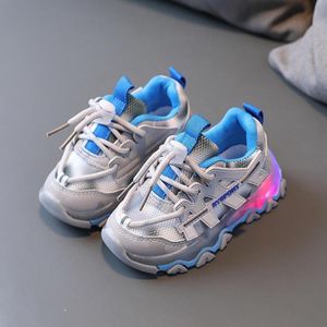 Lichtgevende schoenen voor kinderen  jongens en meisjes  mesh sneakers  loopschoenen  maat: 30