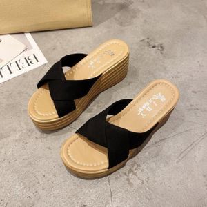 999 Ladies Wedge Platform Slippers  maat: 34